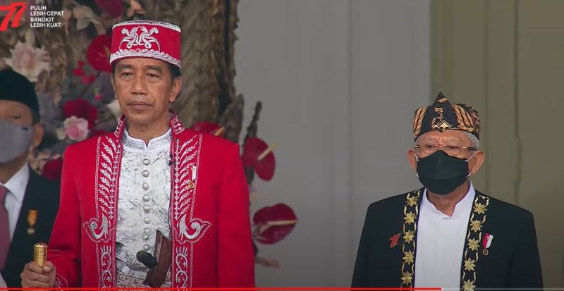 Pakaian Jokowi Dan Masyarakat Adat Yang Tersingkir